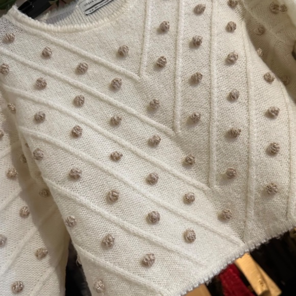 Urban Outfitter Crop Sweater - Picture 5 of 6